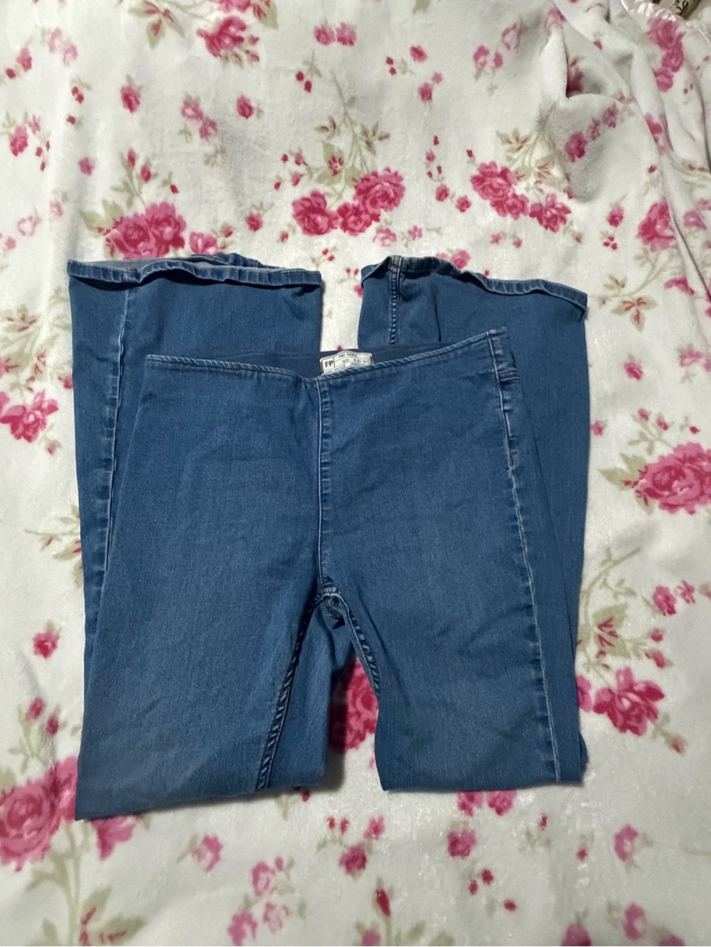 Free People Medium Blue Wide Leg Flare Jeans size 31 short